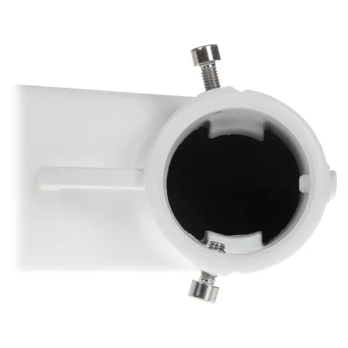 Zdjęcie przedstawia biały uchwyt montażowy z dwoma metalowymi śrubami. Uchwyt ma okrągły otwór, który służy do mocowania elementów.