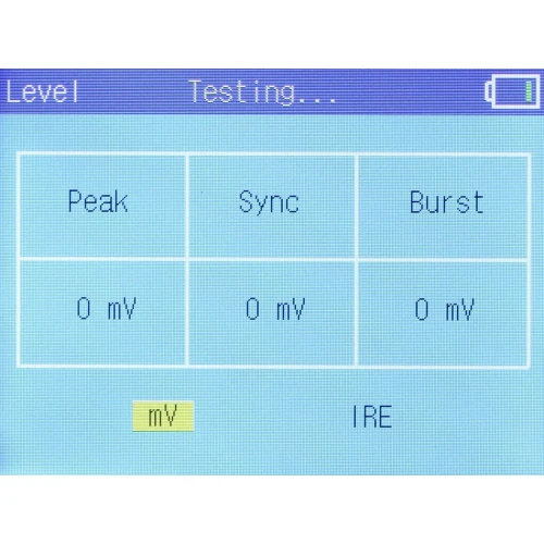 Ekran urządzenia elektronicznego wyświetla testowe wartości napięcia w miliwoltach dla parametrów Peak, Sync i Burst, wszystkie ustawione na 0 mV. Na dole ekranu znajduje się zaznaczenie jednostki mV oraz opcja IRE.