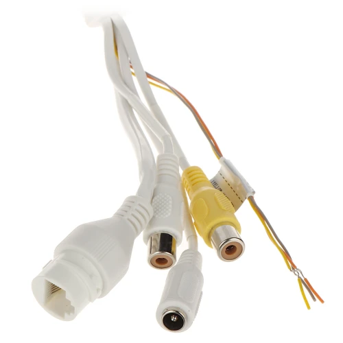 Zdjęcie przedstawia zestaw kabli z różnymi złączami, w tym białymi i żółtymi wtykami oraz odsłoniętymi przewodami. Kable są ułożone na białym tle, co podkreśla ich szczegóły i kolory.