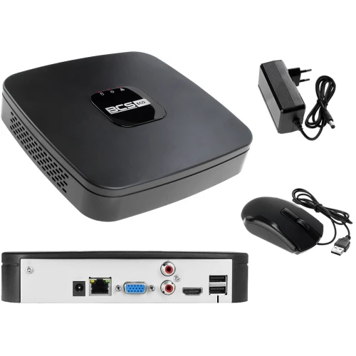 Na zdjęciu znajduje się rejestrator IP BCS z czarną obudową, posiadający porty USB, VGA, HDMI oraz Ethernet z tyłu. Obok rejestratora widoczne są zasilacz i myszka komputerowa.