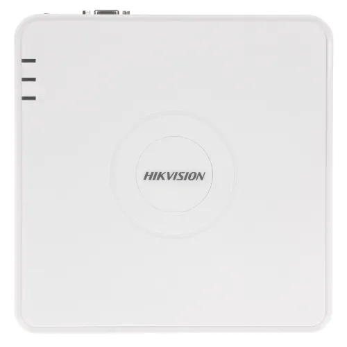 Biały rejestrator Hikvision z widocznym logo na środku obudowy. Urządzenie ma prostokątny kształt z zaokrąglonymi rogami i trzema małymi diodami w lewym górnym rogu.