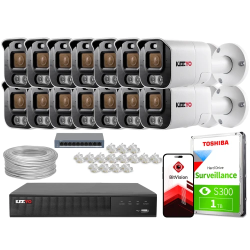 Zestaw do monitoringu IP składający się z dwunastu kamer, rejestratora, dysku twardego Toshiba 1TB, kabla, złączek oraz przełącznika sieciowego. Na zdjęciu widoczna jest również aplikacja BitVision na ekranie telefonu.