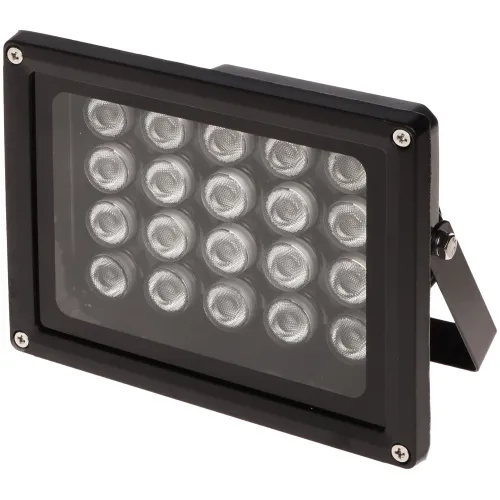 Czarny zewnętrzny reflektor podczerwieni z widocznymi diodami LED w prostokątnej obudowie. Reflektor posiada metalowy uchwyt montażowy po prawej stronie.