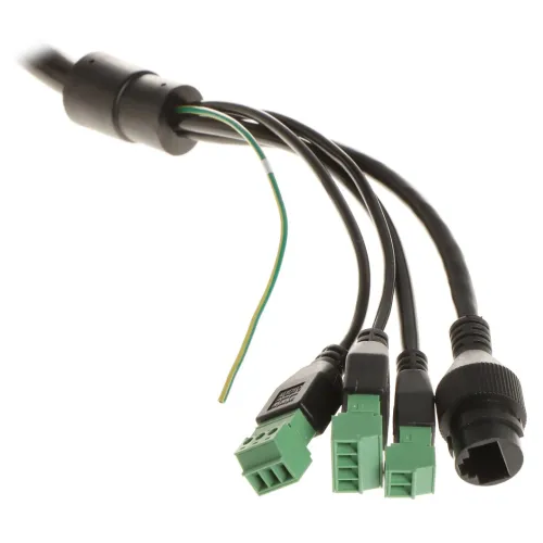 Zdjęcie przedstawia zestaw kabli z różnymi złączami, w tym zielonymi terminalami i czarnymi wtyczkami. Kable są splecione razem, a na jednym z nich widoczny jest filtr ferrytowy.